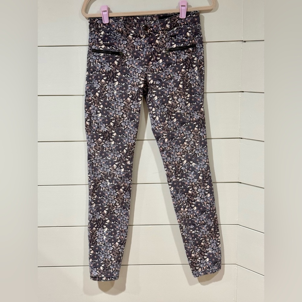 Club Monaco  Zip Skinny Jeans in Floral Print Size 4